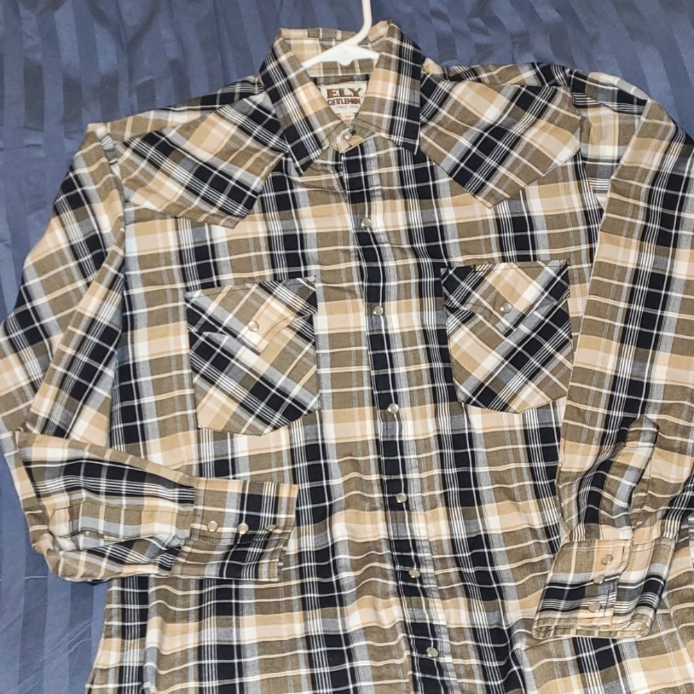Ely Cattleman M pearl snap plaid western shirt